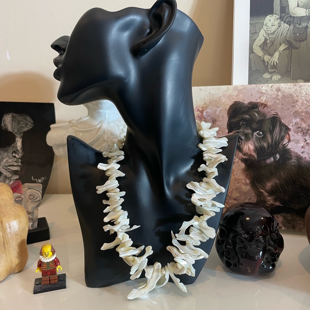 Vintage Shell Necklace With Toggle Clasp